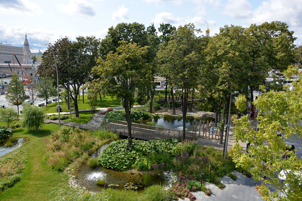 Im Zaryadye Park in Moskau