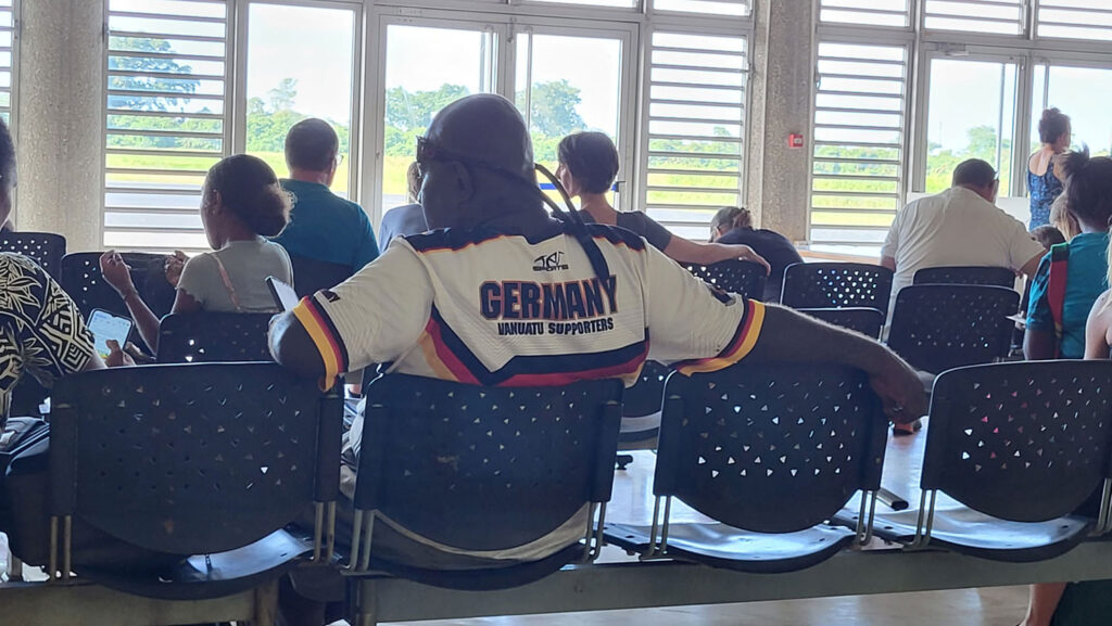Ein vanuatischer Unterstützer des Deutschen Fußballs